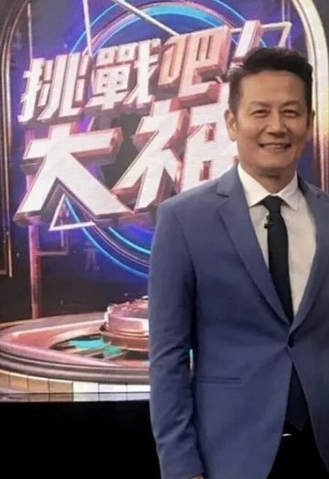 OB大神高颜眼镜妹被抓着头发后入撕破丝袜强插全程浪叫不停 - 清纯小妞