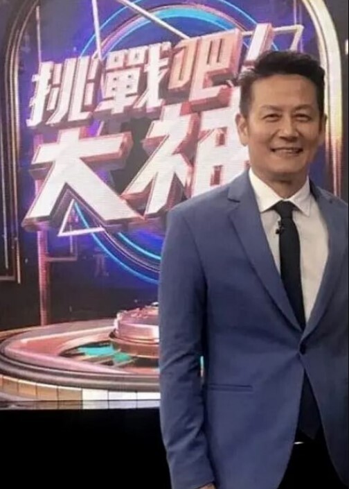 山鸡岁月足浴店勾搭3位女技师-1 - 清纯小妞